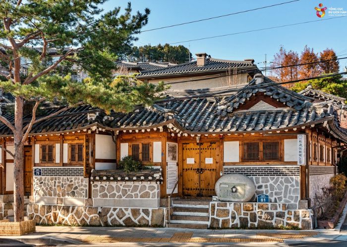 Vẻ đẹp cổ k&iacute;nh của L&agrave;ng Bukchon Hanok giữa l&ograve;ng Seoul hiện đại