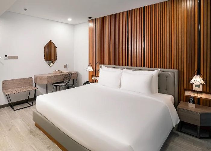 Danh s&aacute;ch kh&aacute;ch sạn gi&aacute; tầm trung khi du lịch Đ&agrave; Nẵng