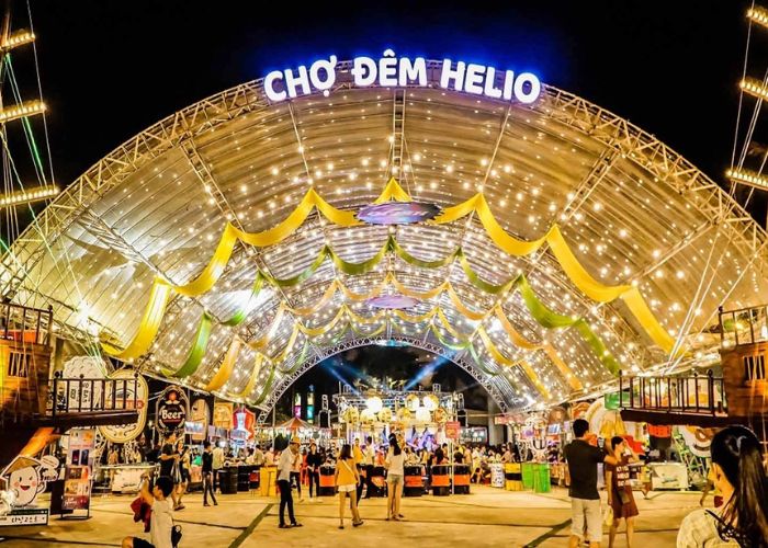 Kh&ocirc;ng kh&iacute; s&ocirc;i động tại khu chợ đ&ecirc;m Helio Đ&agrave; Nẵng